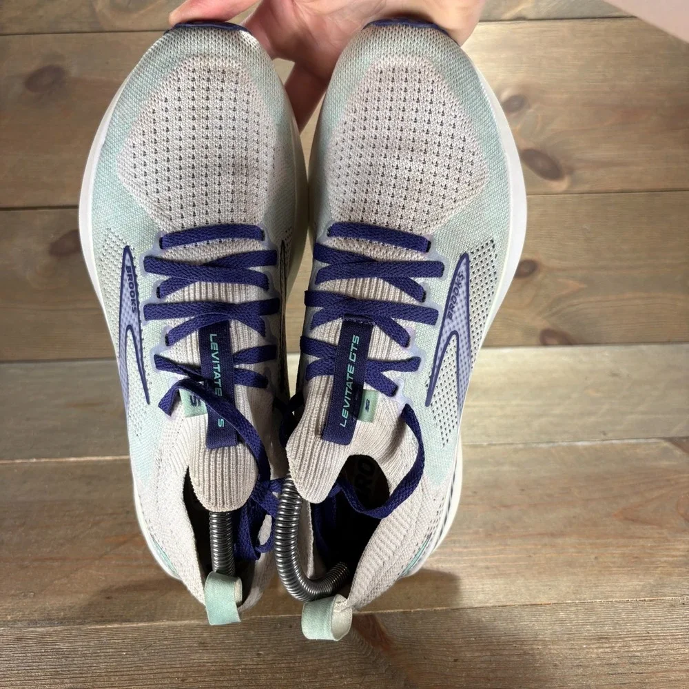 Brooks Levitate GTS 5 Womens size 8 shoes White Mesh Running sneakers